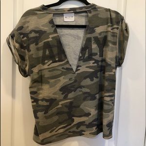 Deep V casual tee